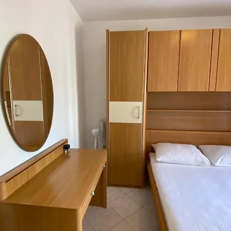 Apatman 4 Palme Appartamento Starigrad Paklenica
