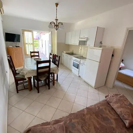 Apatman 4 Palme Appartamento Starigrad Paklenica